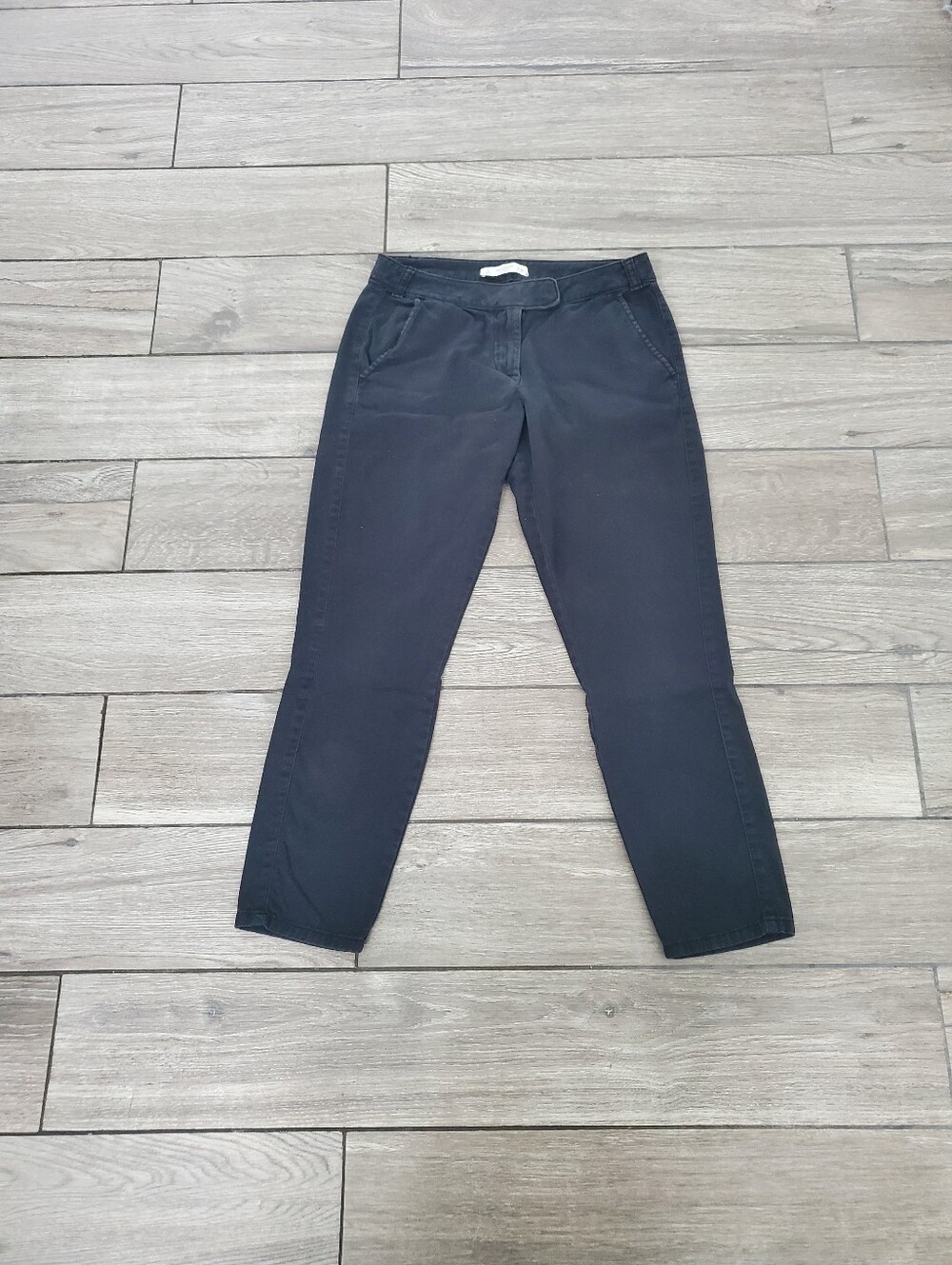 Abercrombie & Fitch women's cotton faded black cropped chino pants size 2